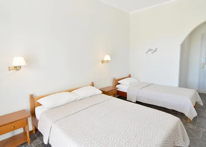 Nostos Studios Perivolos (Santorini)