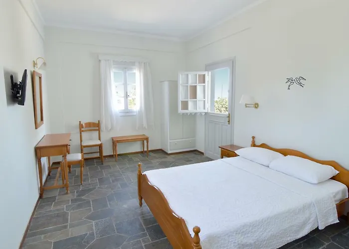 Nostos Studios Perivolos (Santorini)