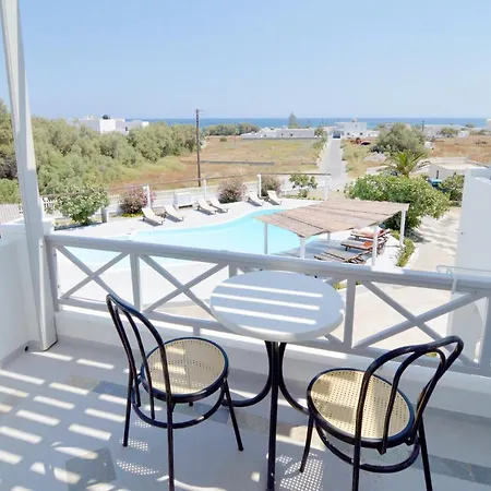 Nostos Apartment Perivolos (Santorini)